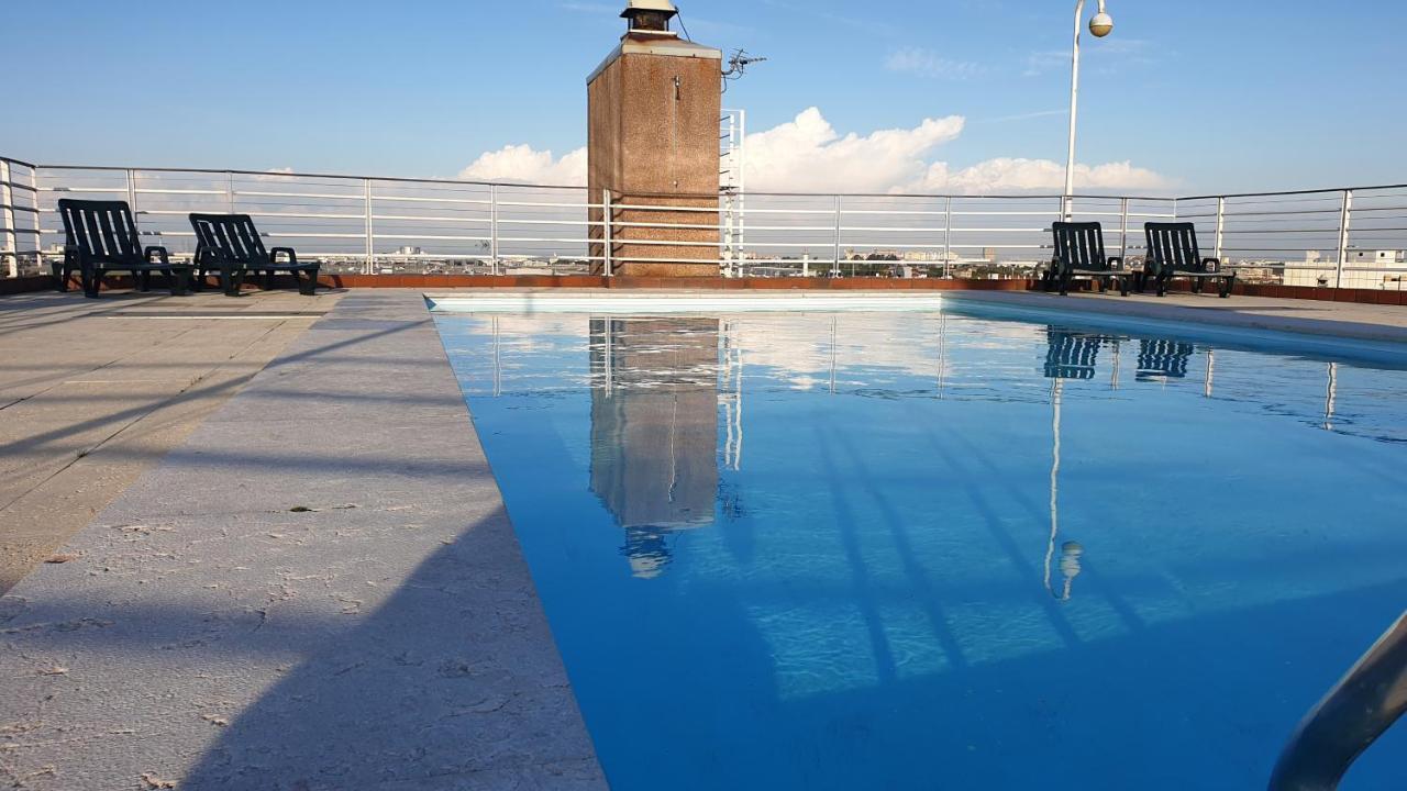 Apartment Apart Lisbon Pool Metro Garage
